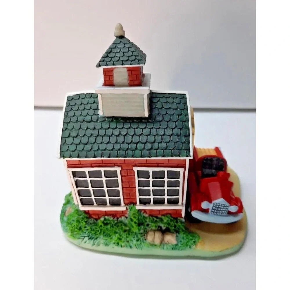 Nikko Quartz Movement Polystone Clock Station 64 Firehouse  Works New Battery